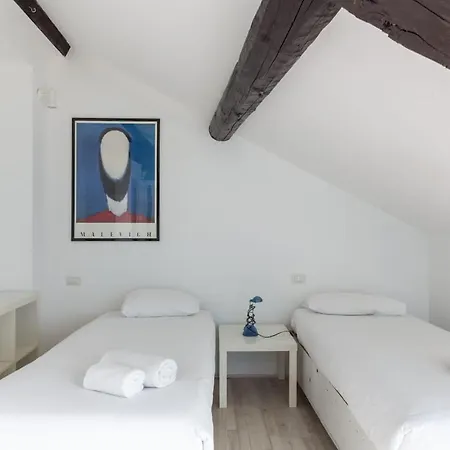 Daire Navigli Attic
