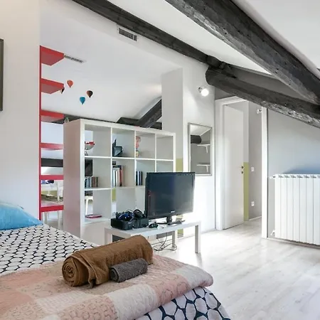 Daire Navigli Attic Milano